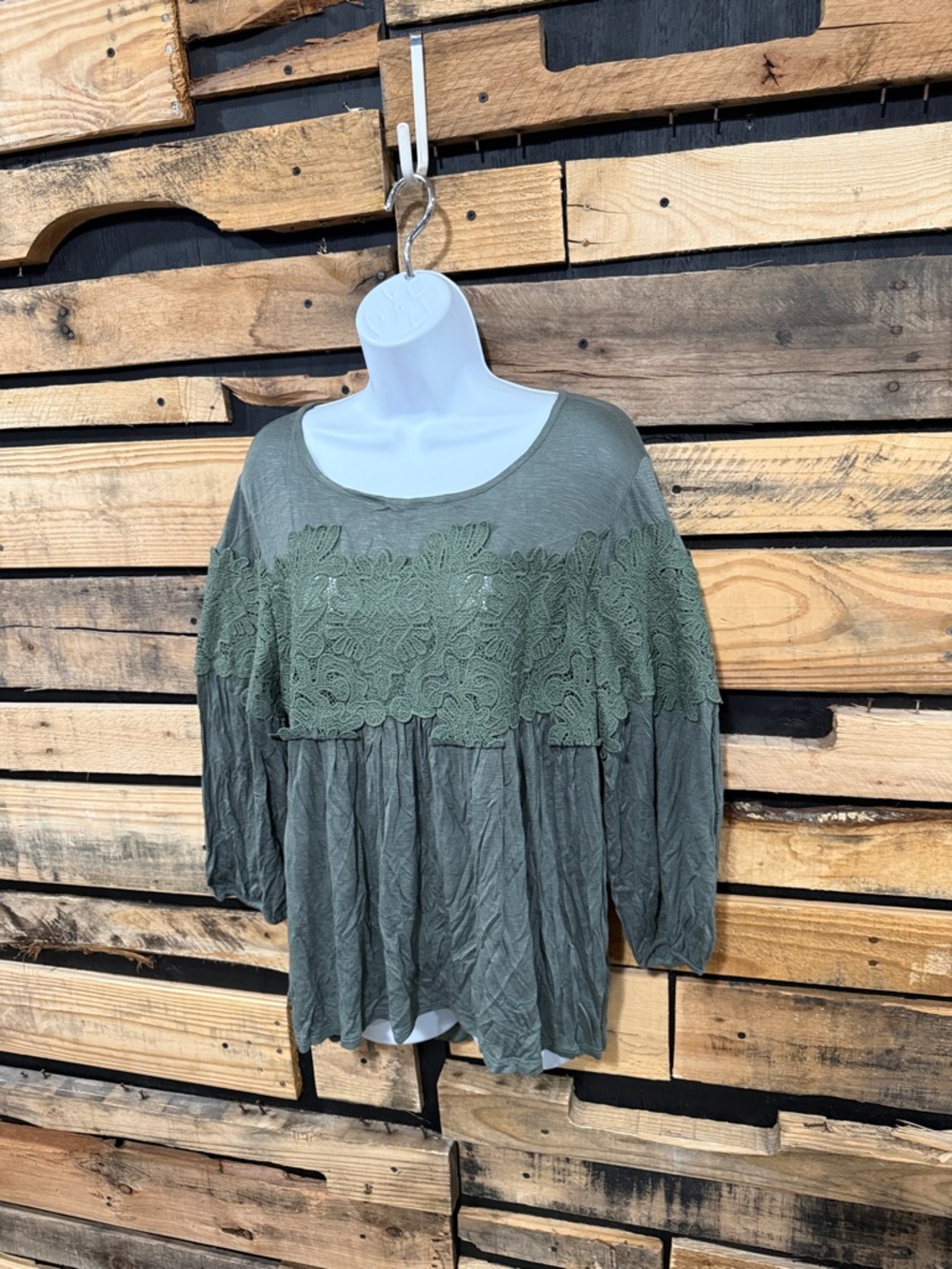 Adiva Sage Green Crochet Accent 3/4 Sleeve
Boho Top Women's Large - Picture 2 of 7